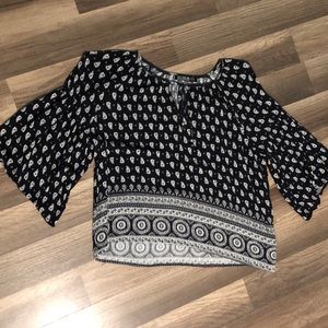 Pretty blouse with design